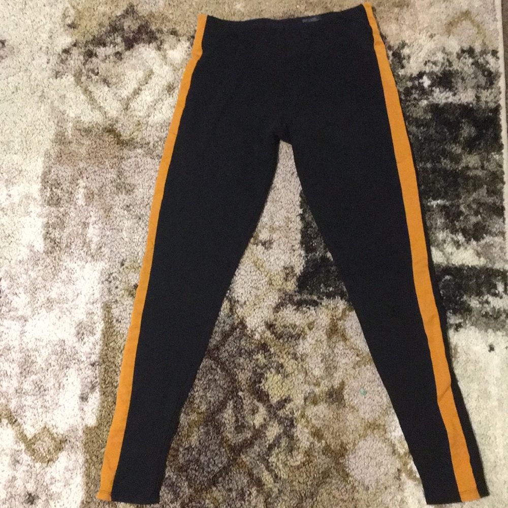Black and mustard yellow leggings